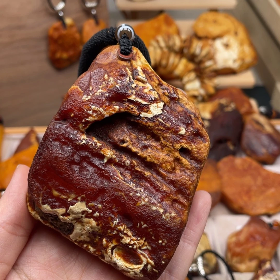 琥珀未镶嵌珠宝奇石