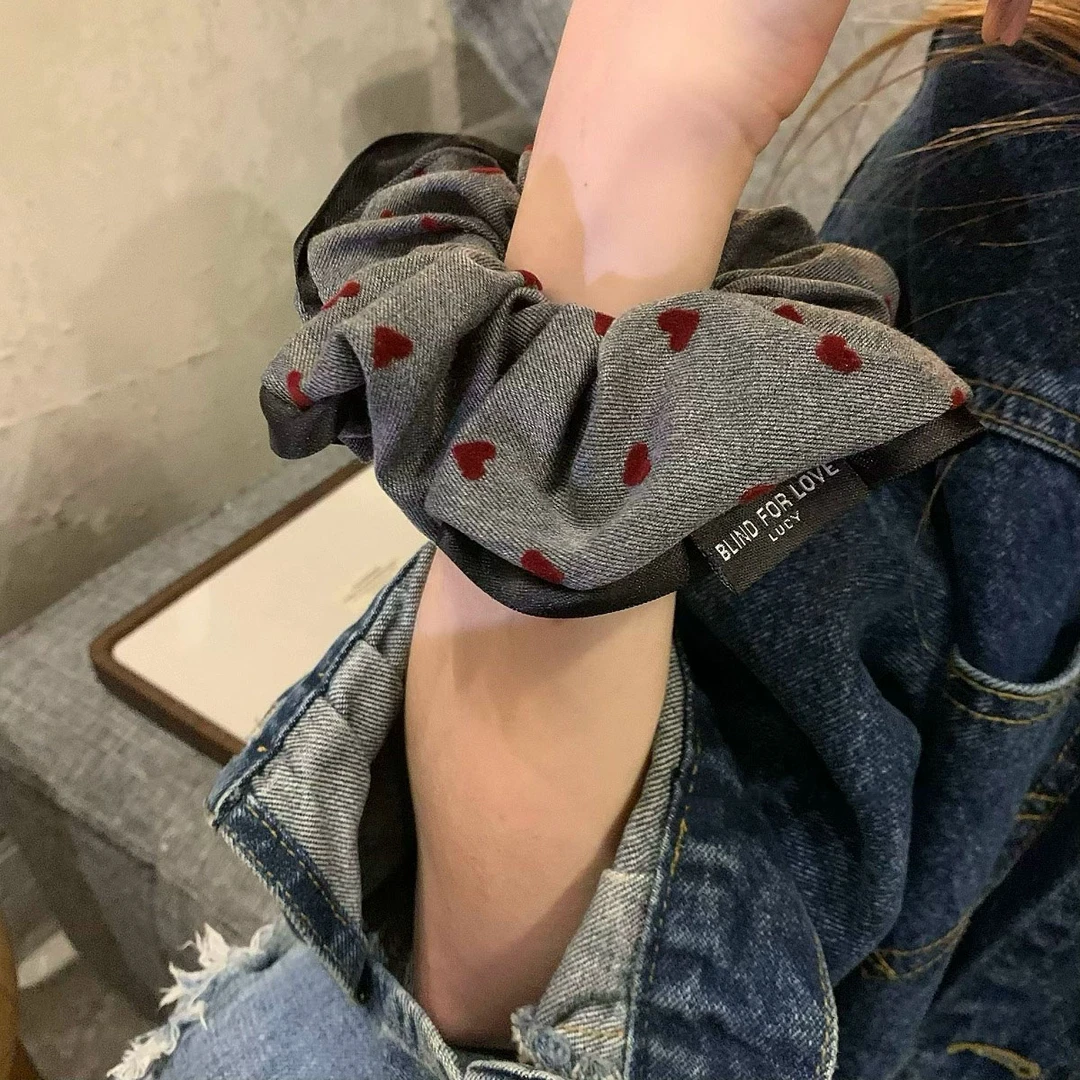 店主推荐！灰色爱心发圈甜美温柔波点大肠发圈高级感气质百搭发饰