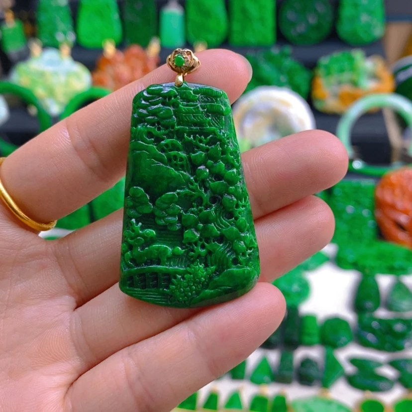 【闪购商品】翡翠18K金镶嵌颈饰山水牌