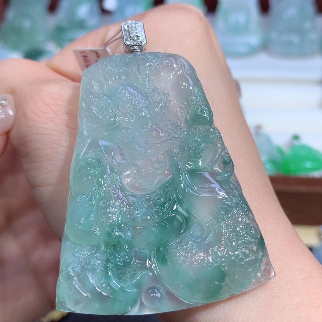 吊坠(不含链)18K金镶嵌翡翠天然缅甸A货翡翠揭阳工龙牌