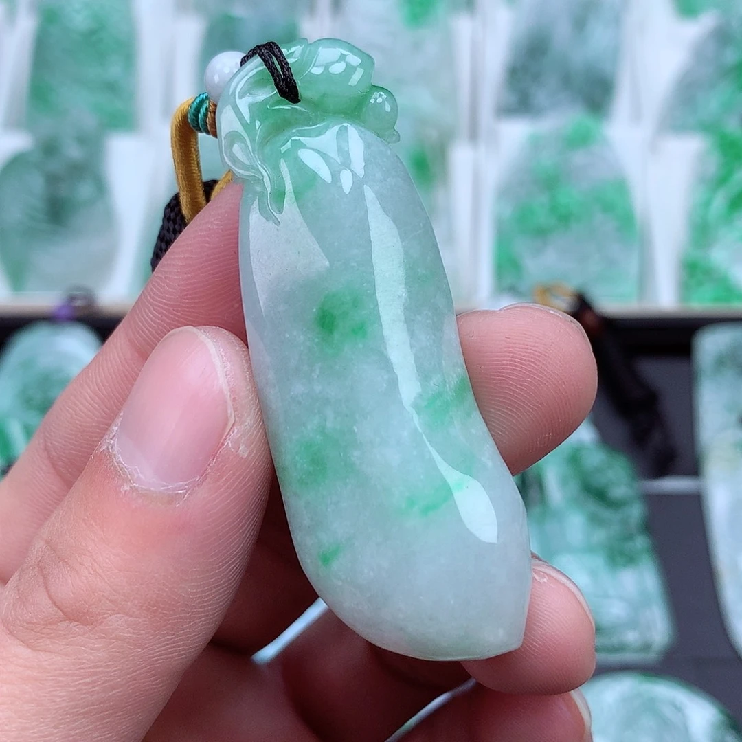 翡翠颈饰未镶嵌翡翠吊坠