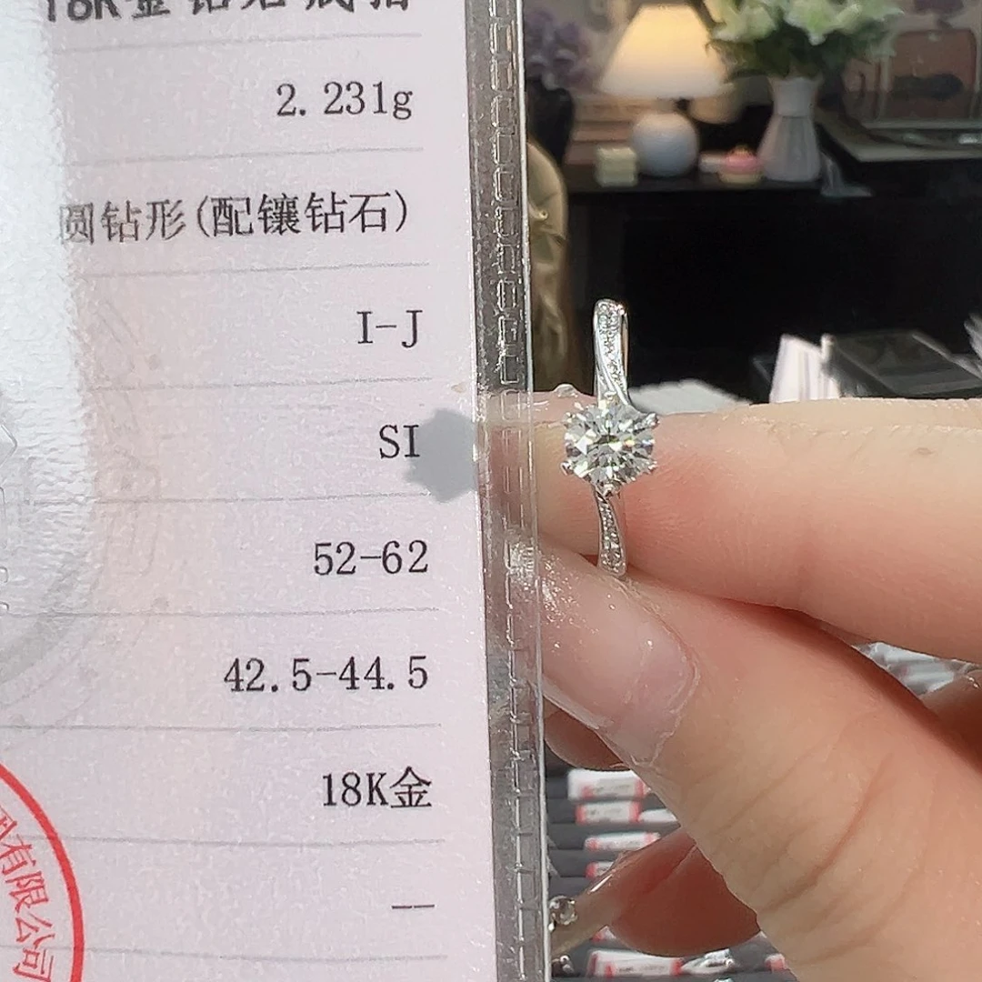 戒指/指环18K金镶嵌钻石