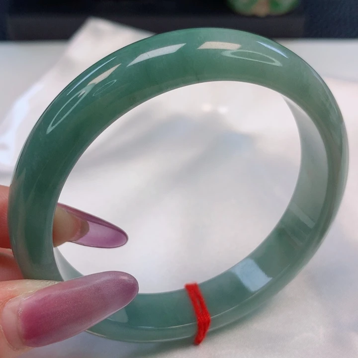 翡翠手镯未镶嵌58圈