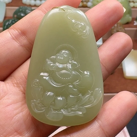 颈饰未镶嵌和田玉