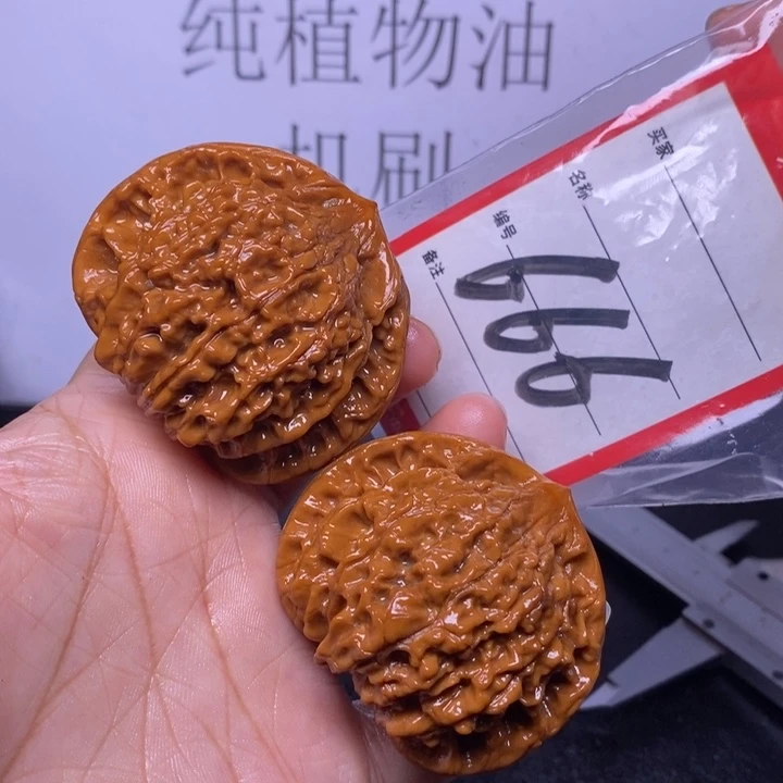 文玩核桃把件666，51.5官帽