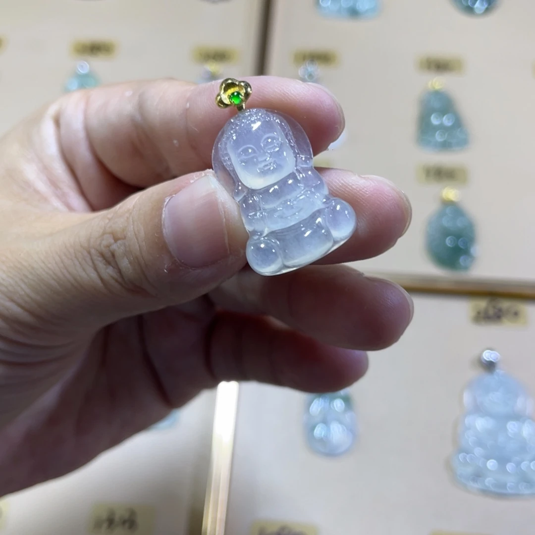 颈饰18K金镶嵌翡翠