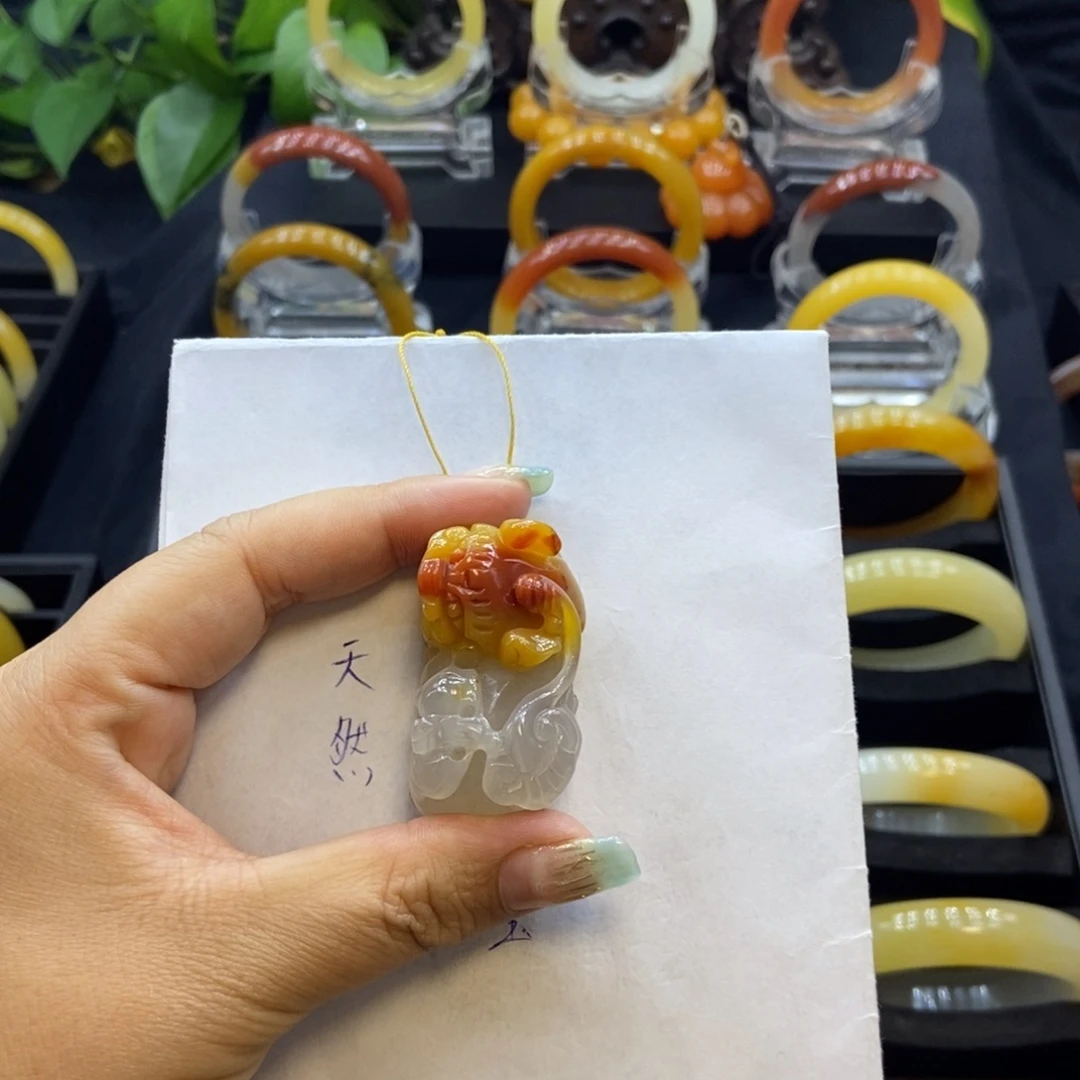 香***合石英质玉（黄龙玉）未镶嵌颈饰H