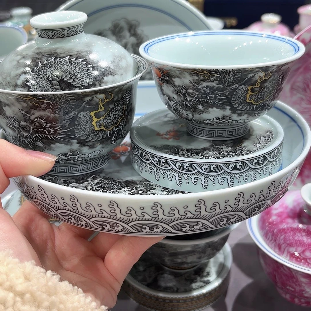 瓷片景德镇瓷器精品陈列