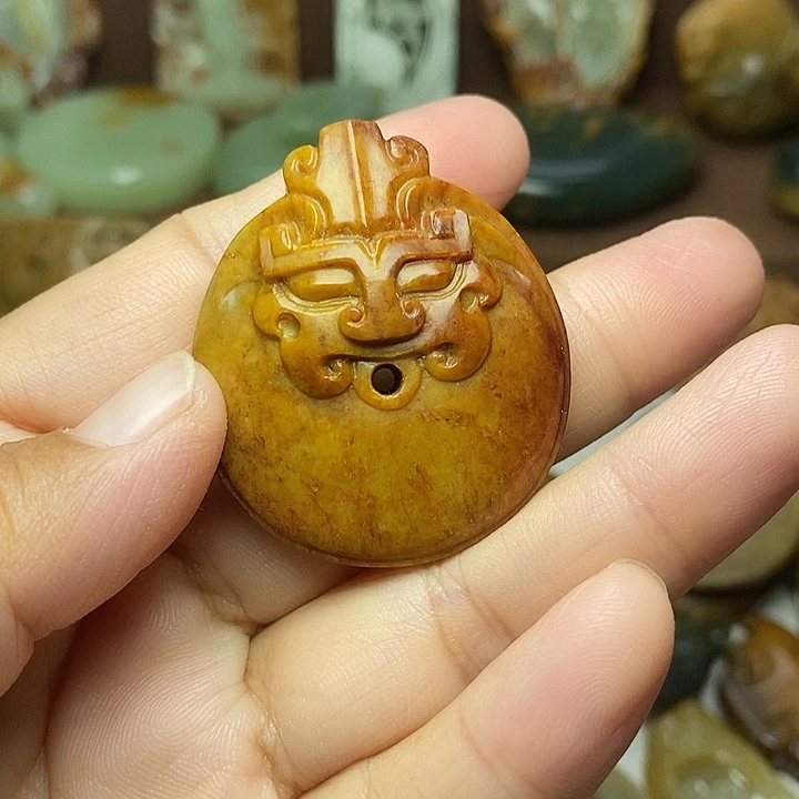 东***风岫岩河磨玉（透闪石质玉）未镶嵌颈饰