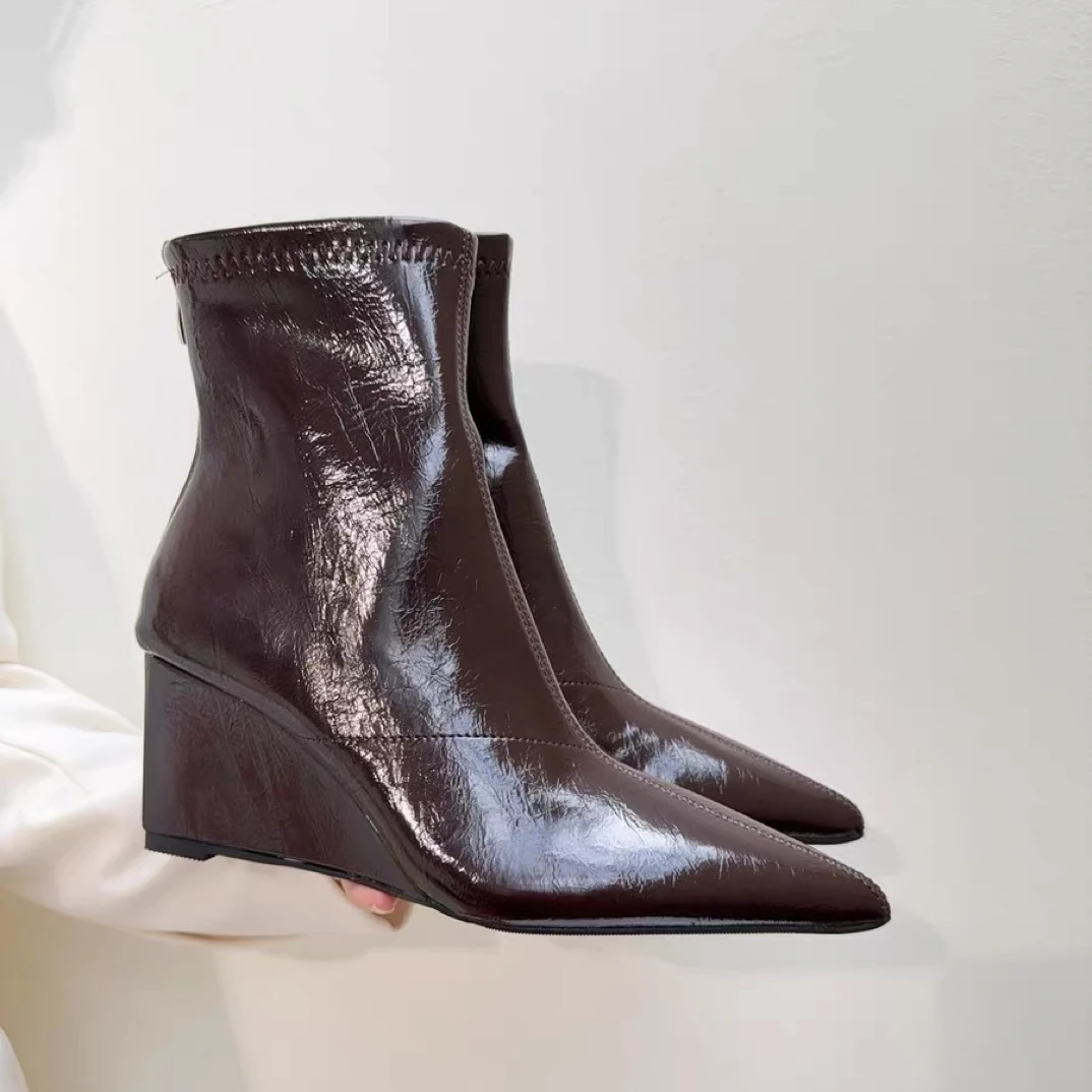 内增高马丁靴女2025新款秋冬气质显瘦尖头坡跟高跟短靴后拉链靴子