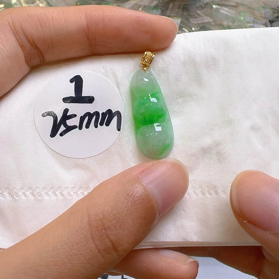 翡翠18K金镶嵌颈饰翡翠