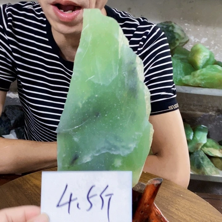 琴***生蛇纹石玉未镶嵌原石