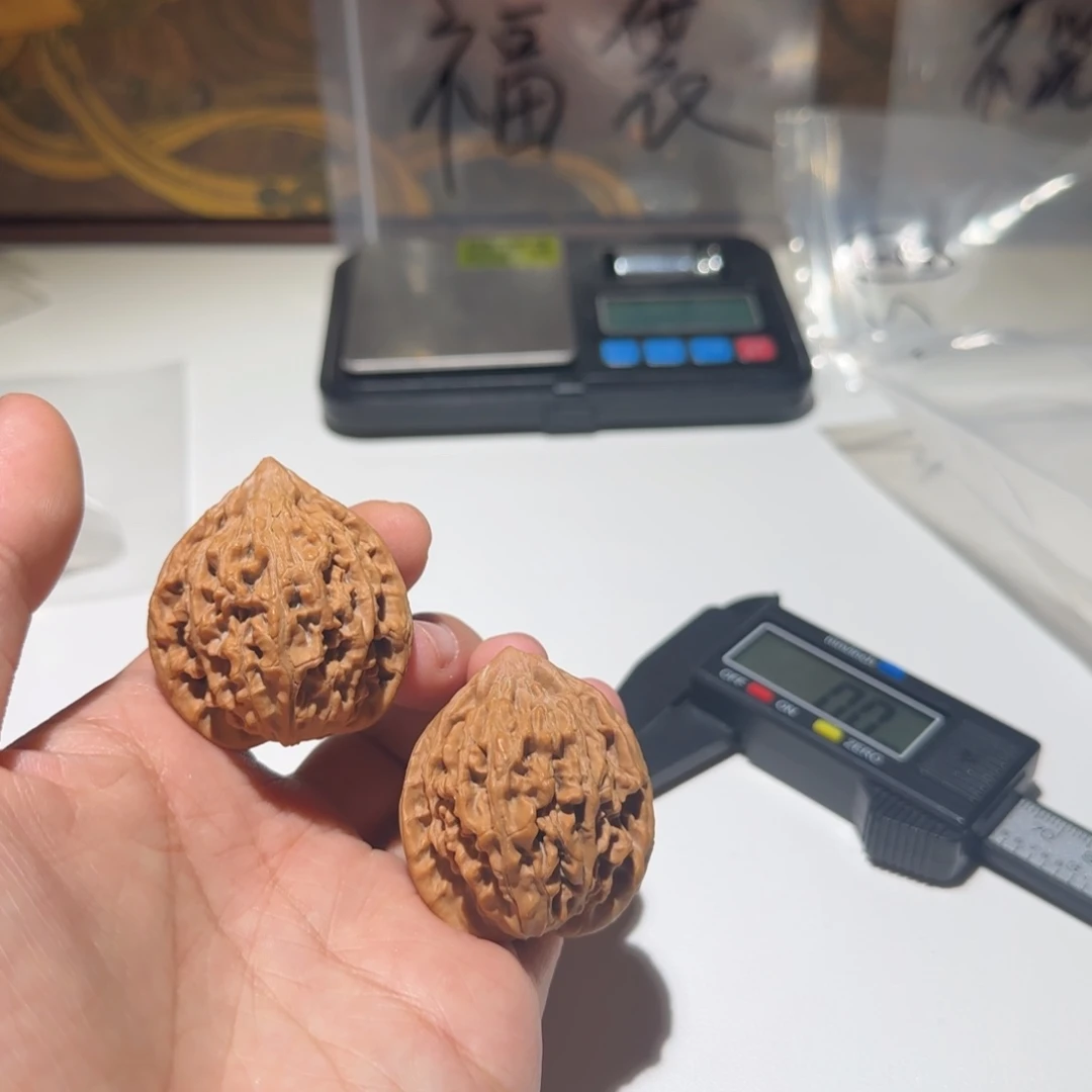 文玩核桃吊坠37鸡心9号