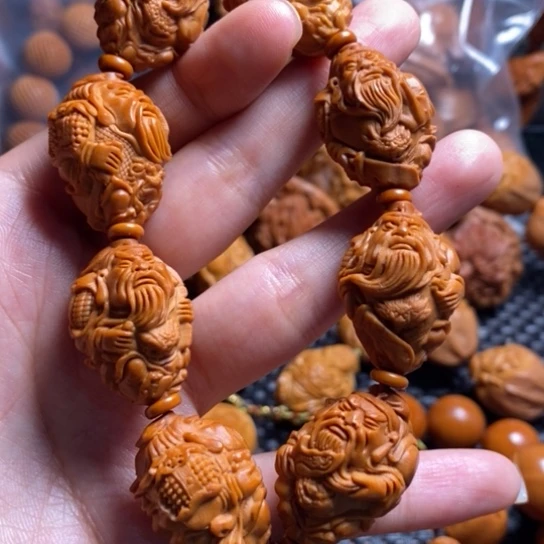 橄榄核吊坠龙关公