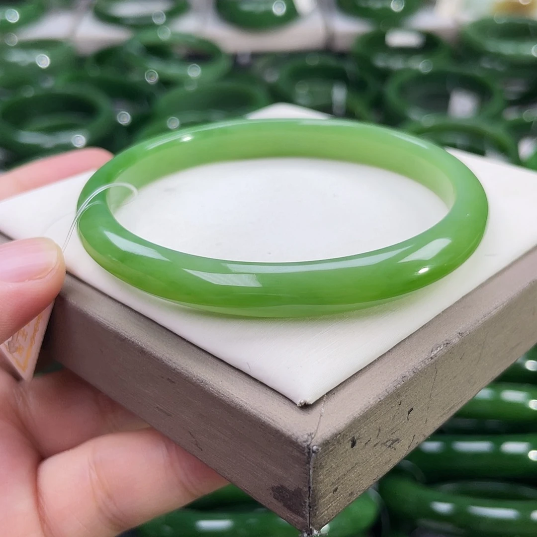 未镶嵌手镯和田玉（碧玉）