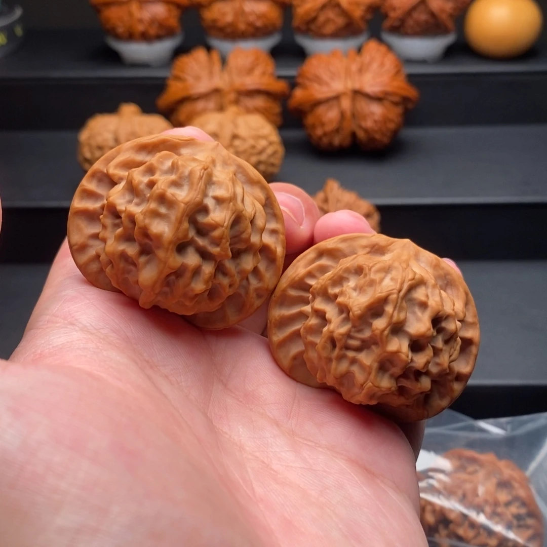 文玩核桃把件44尺野生龙鳞