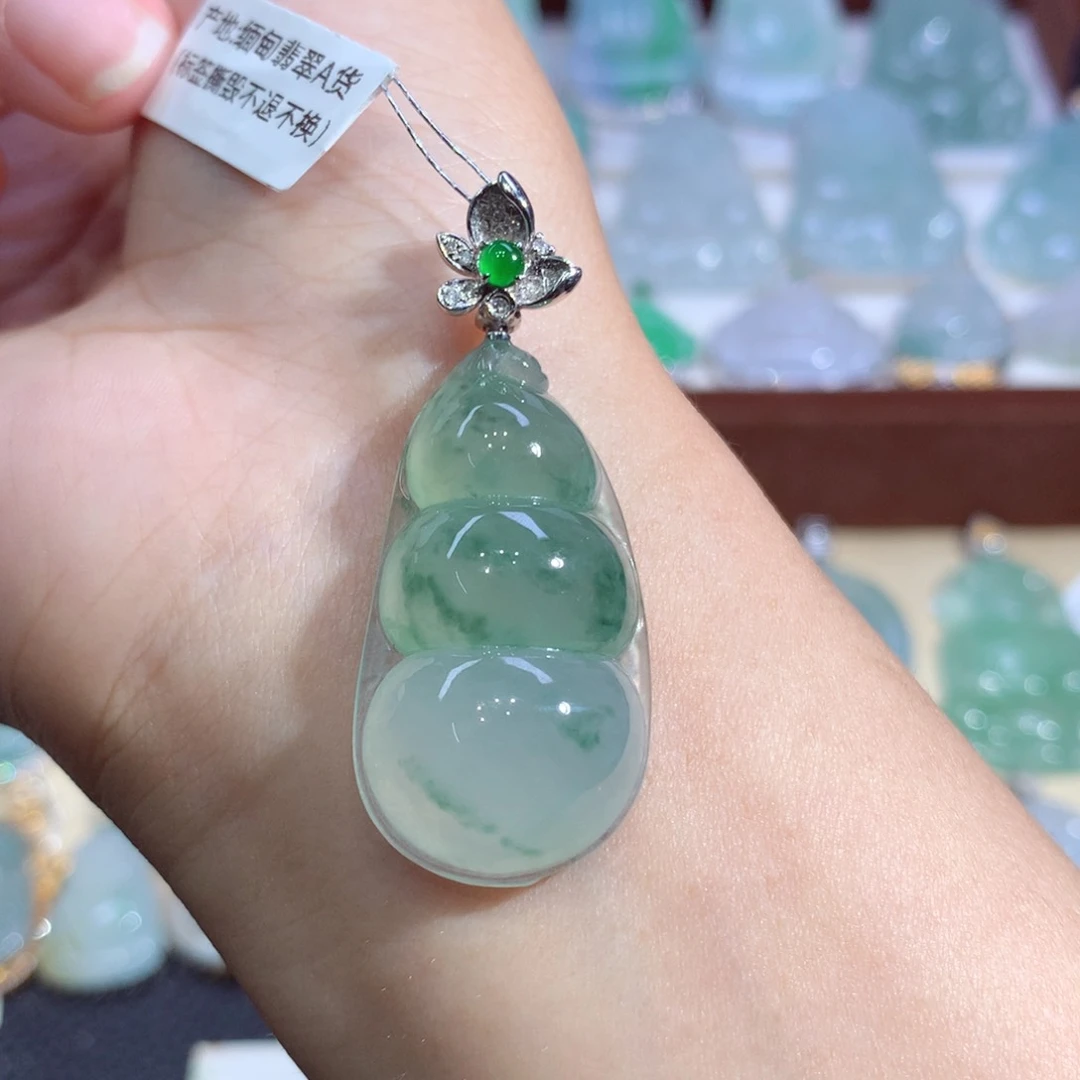 吊坠(不含链)18K金镶嵌翡翠福豆