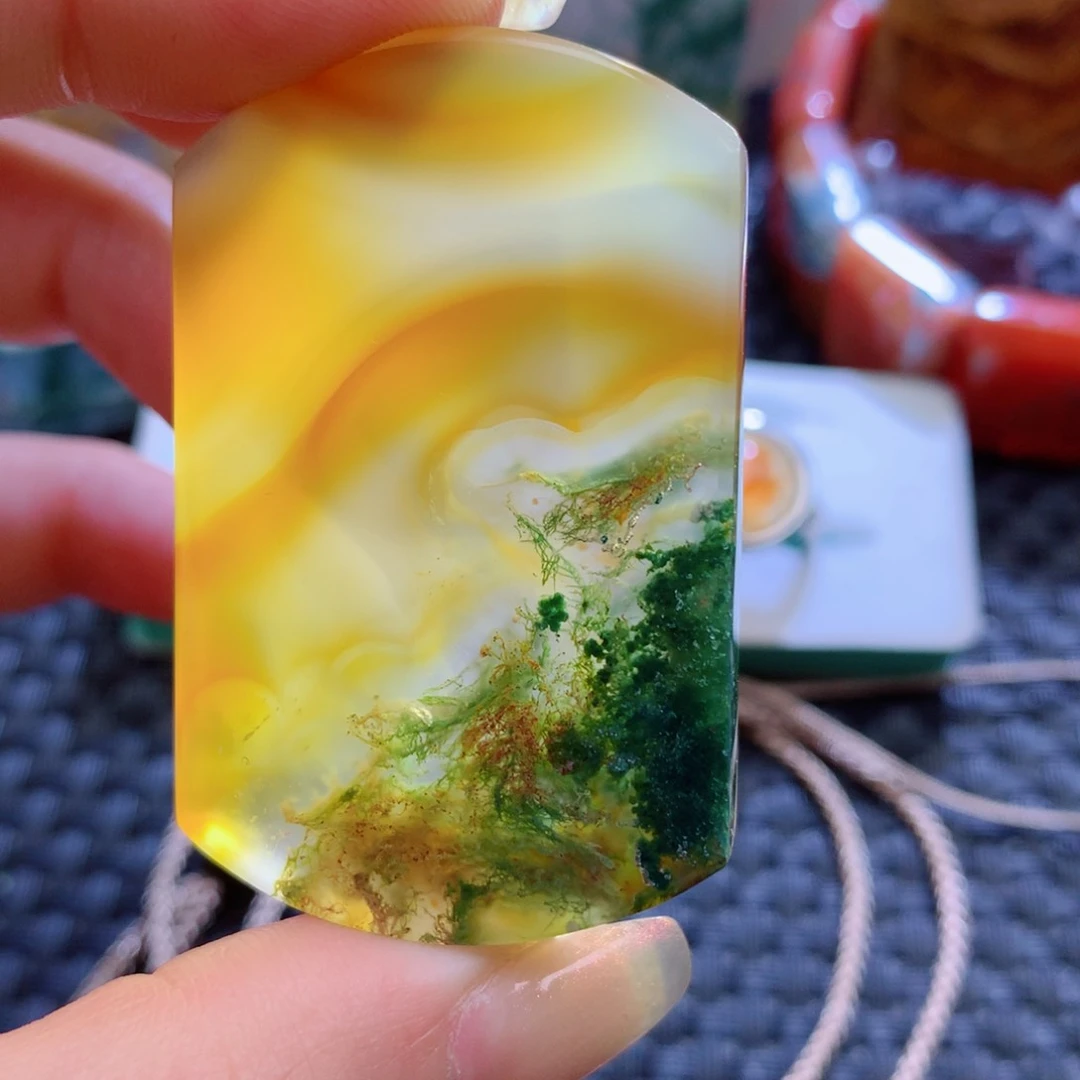 未镶嵌颈饰玛瑙/玉髓皇**岸