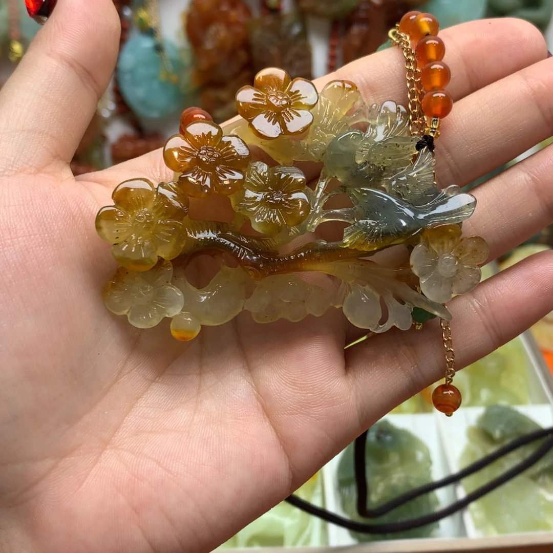 蛇纹石玉颈饰未镶嵌恋****蛋