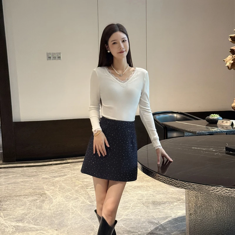 慧慧【清梦星河】蕾丝花边V领T恤女2025秋款木耳边修身袖内搭打底衫