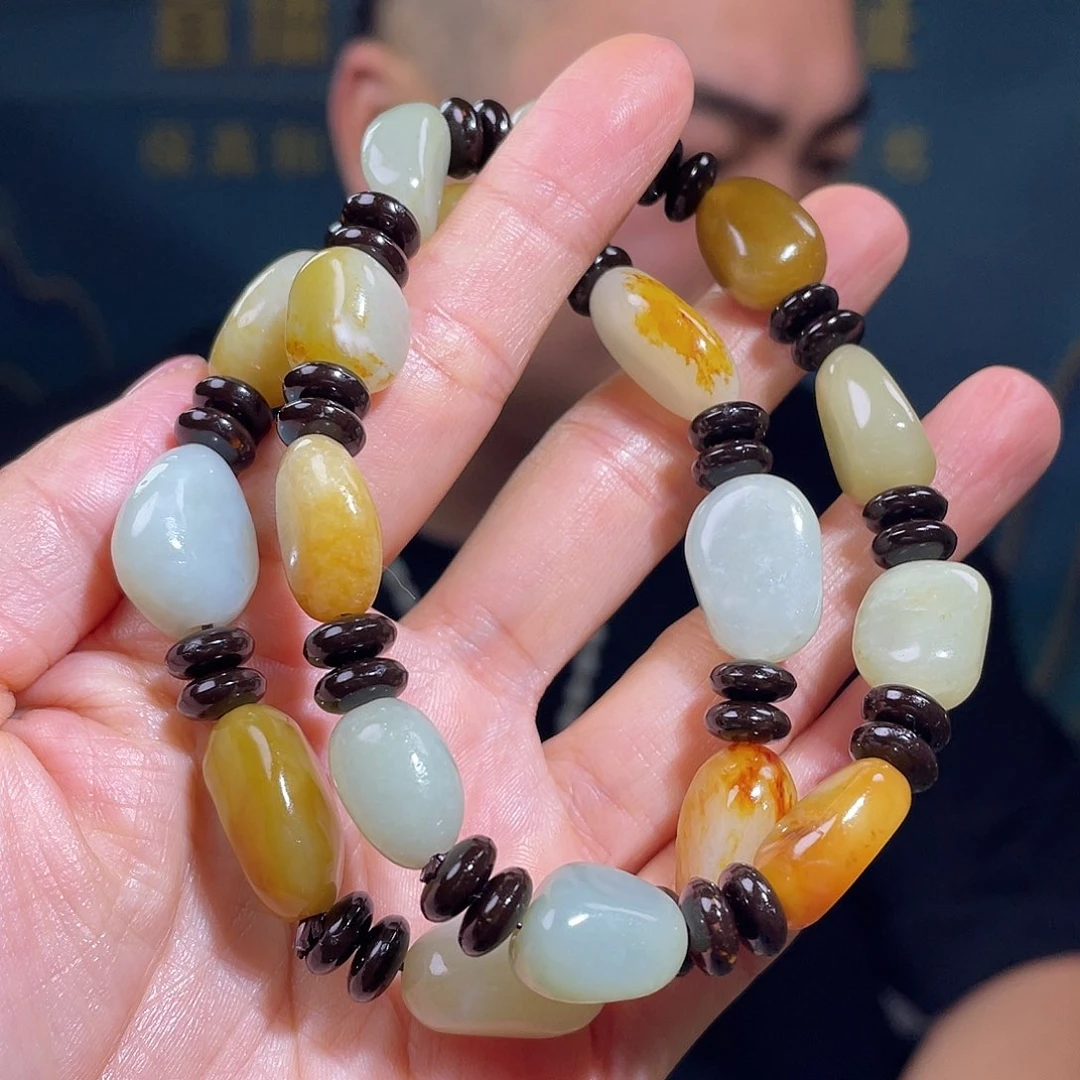 和田玉未镶嵌颈饰多样性发一件