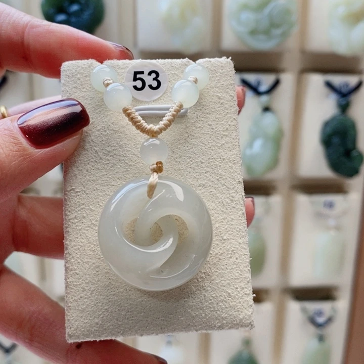 和田玉未镶嵌颈饰