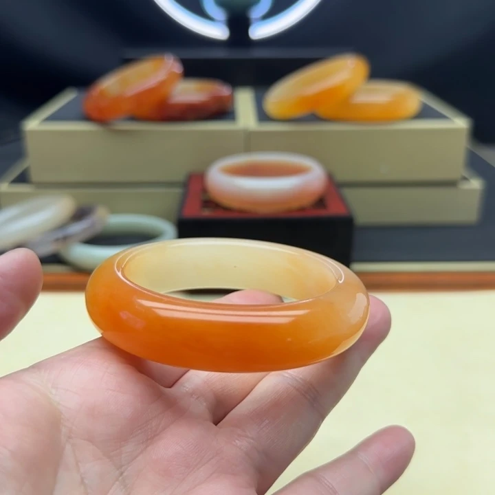 石英质玉（黄龙玉）未镶嵌手镯