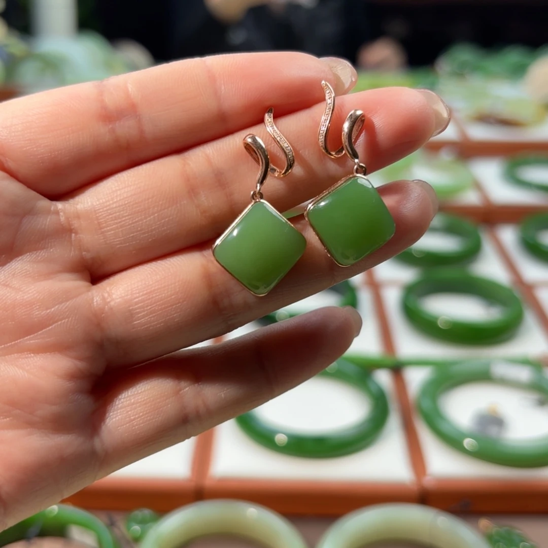 和田玉耳饰18K金镶嵌