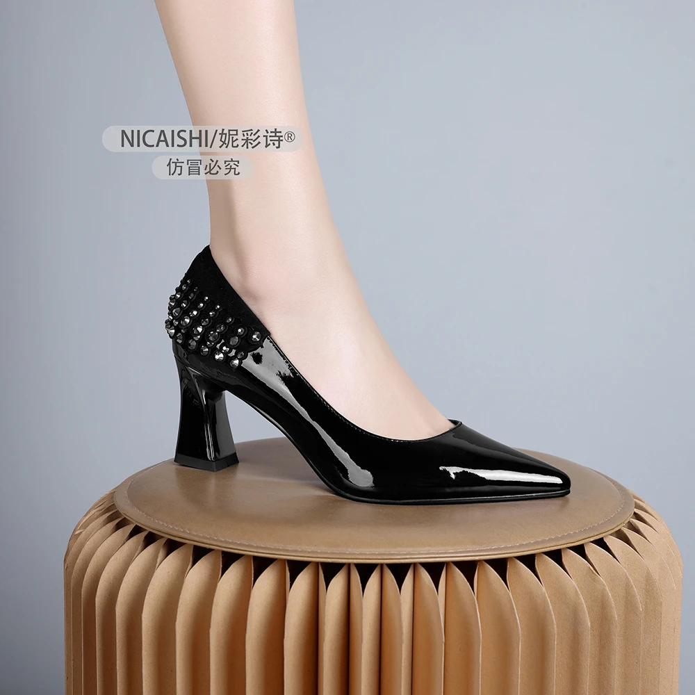 2025年新款法式时尚气质女单鞋黑色浅口尖头久站不累脚工作鞋1080