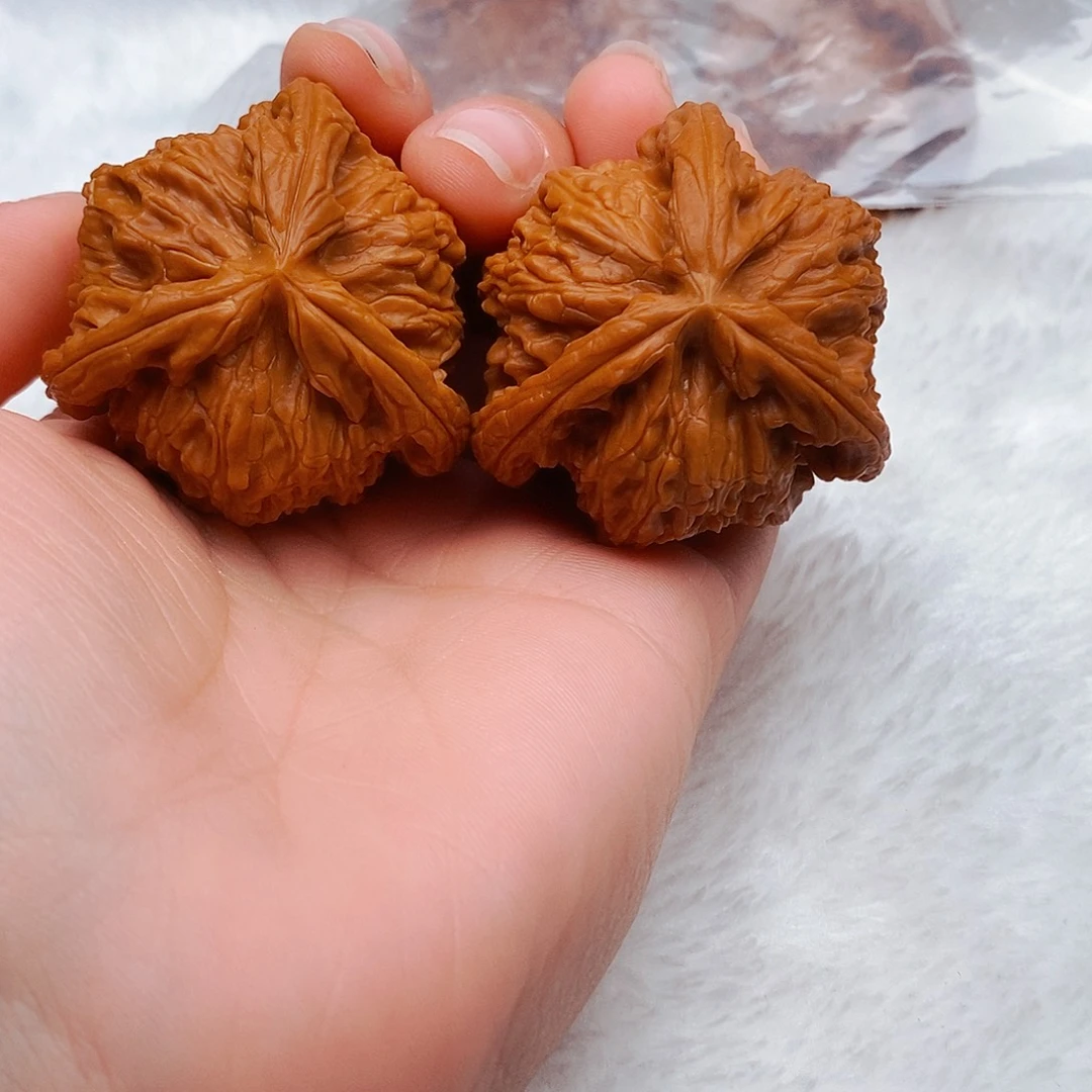 戒***事文玩核桃吊坠三棱