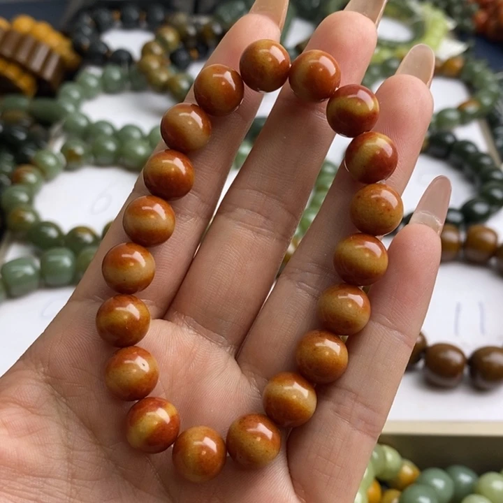 未镶嵌透闪石质玉珠宝奇石