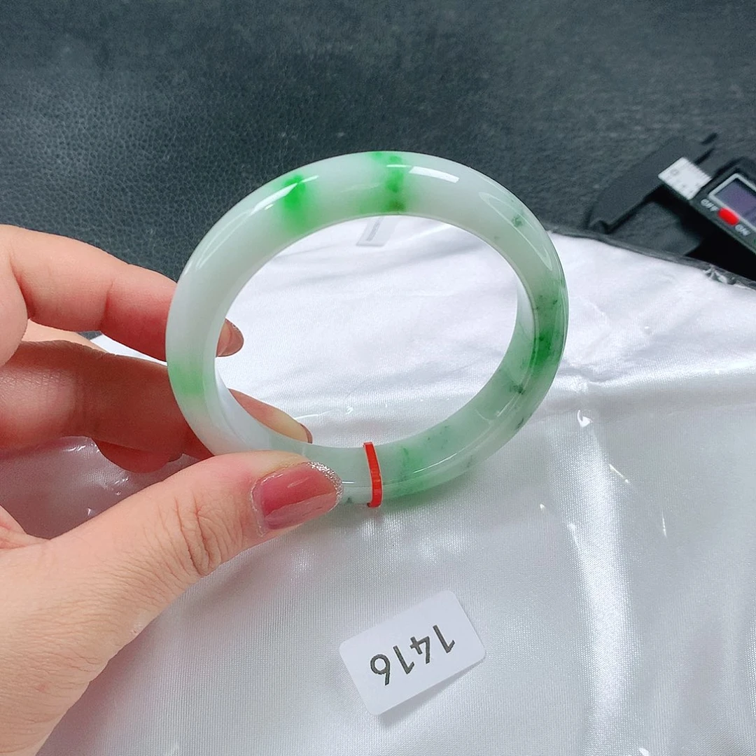 翡翠未镶嵌手镯03