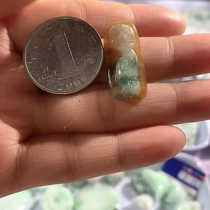 翡翠未镶嵌项圈吊坠