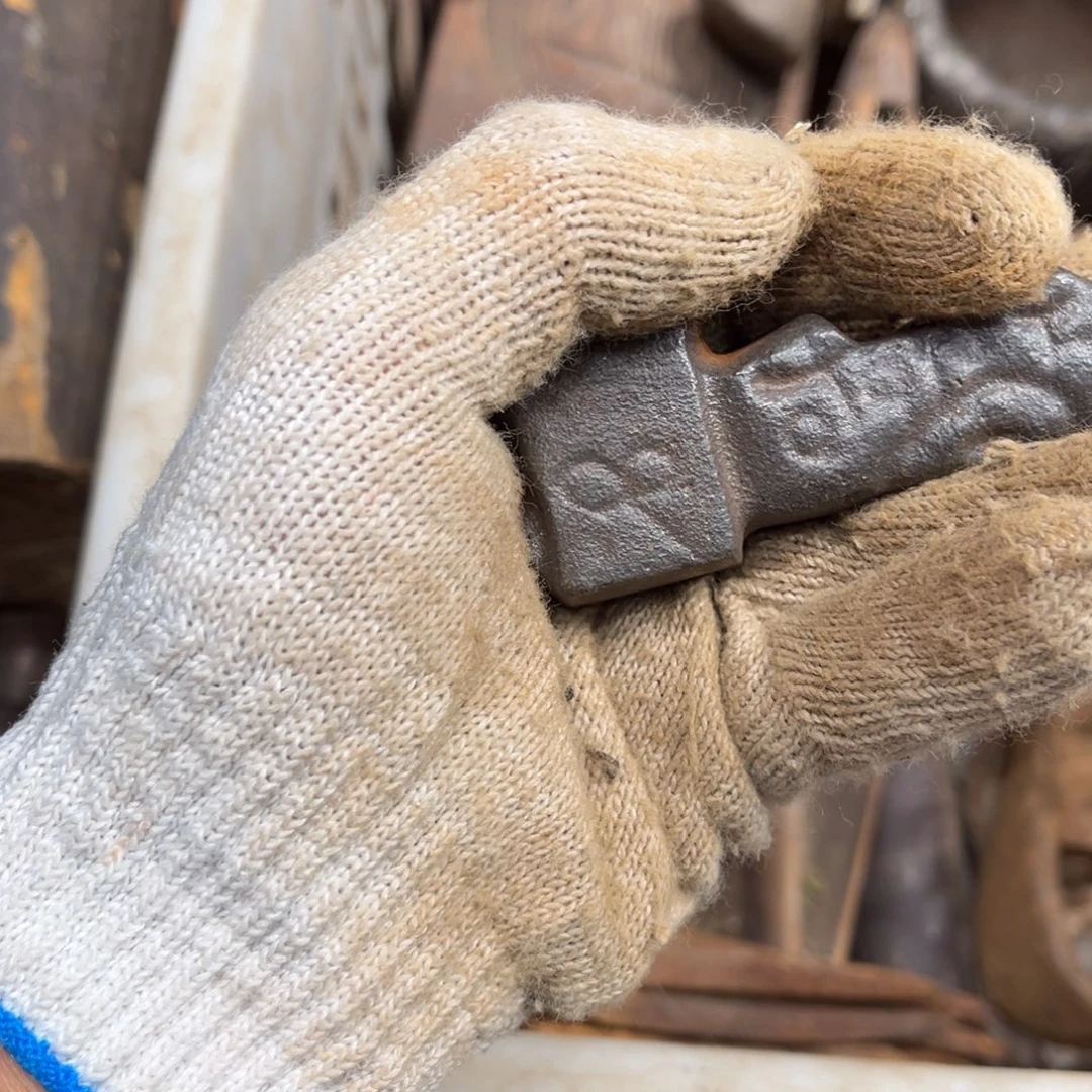 我***猫一物一图，工艺品。