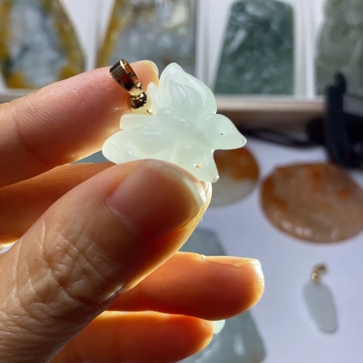 翡翠未镶嵌颈饰翡翠
