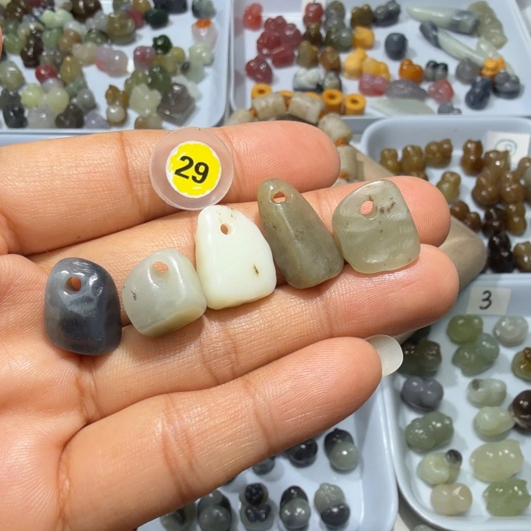 和田玉未镶嵌珠宝奇石