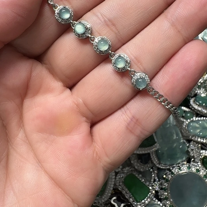 翡翠未镶嵌颈饰天然A货翡翠放漏