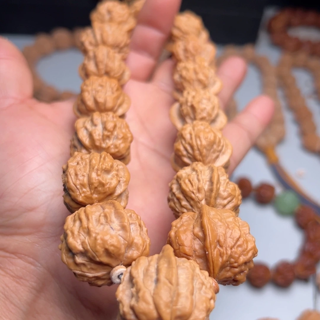 吊坠猴头核桃金蟾24血蛤太空舱