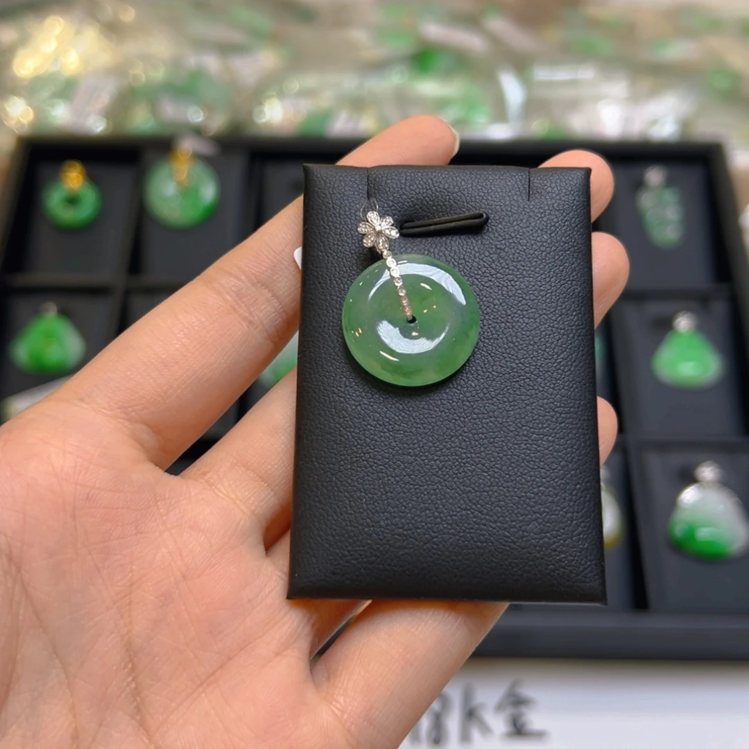 吊坠(不含链)18K金镶嵌翡翠
