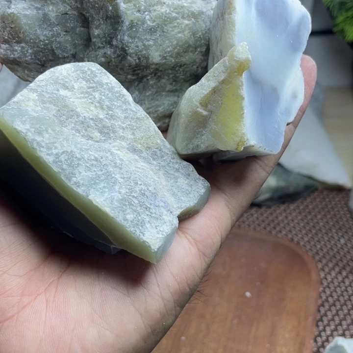 和田玉未镶嵌珠宝半成品