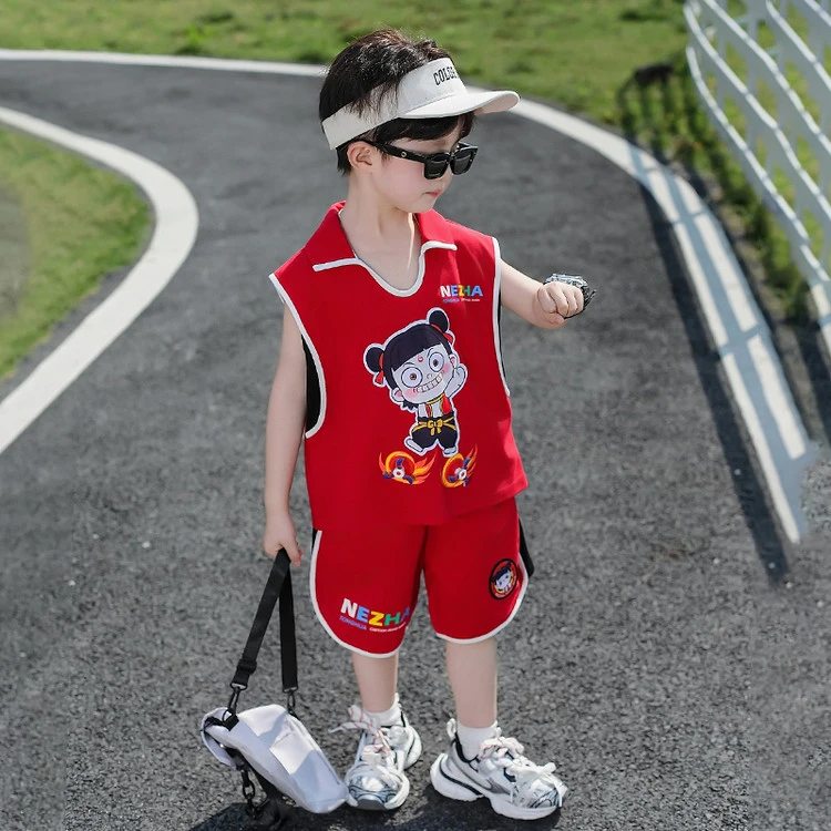 男童哪吒套装夏季无袖背心时髦2025新款宝宝红色六一表演服两件套