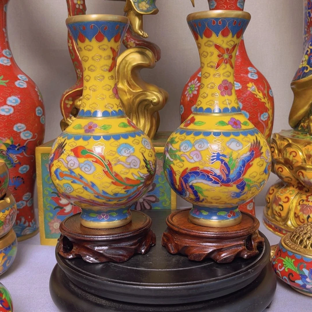 @****塞铜胎掐丝珐琅花瓶一对