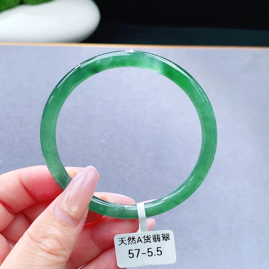 未镶嵌手镯（圆镯）翡翠