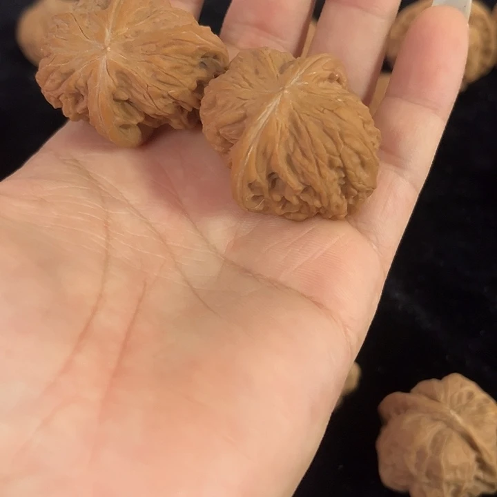 把件文玩核桃35左右对歪磨盘，编号0005