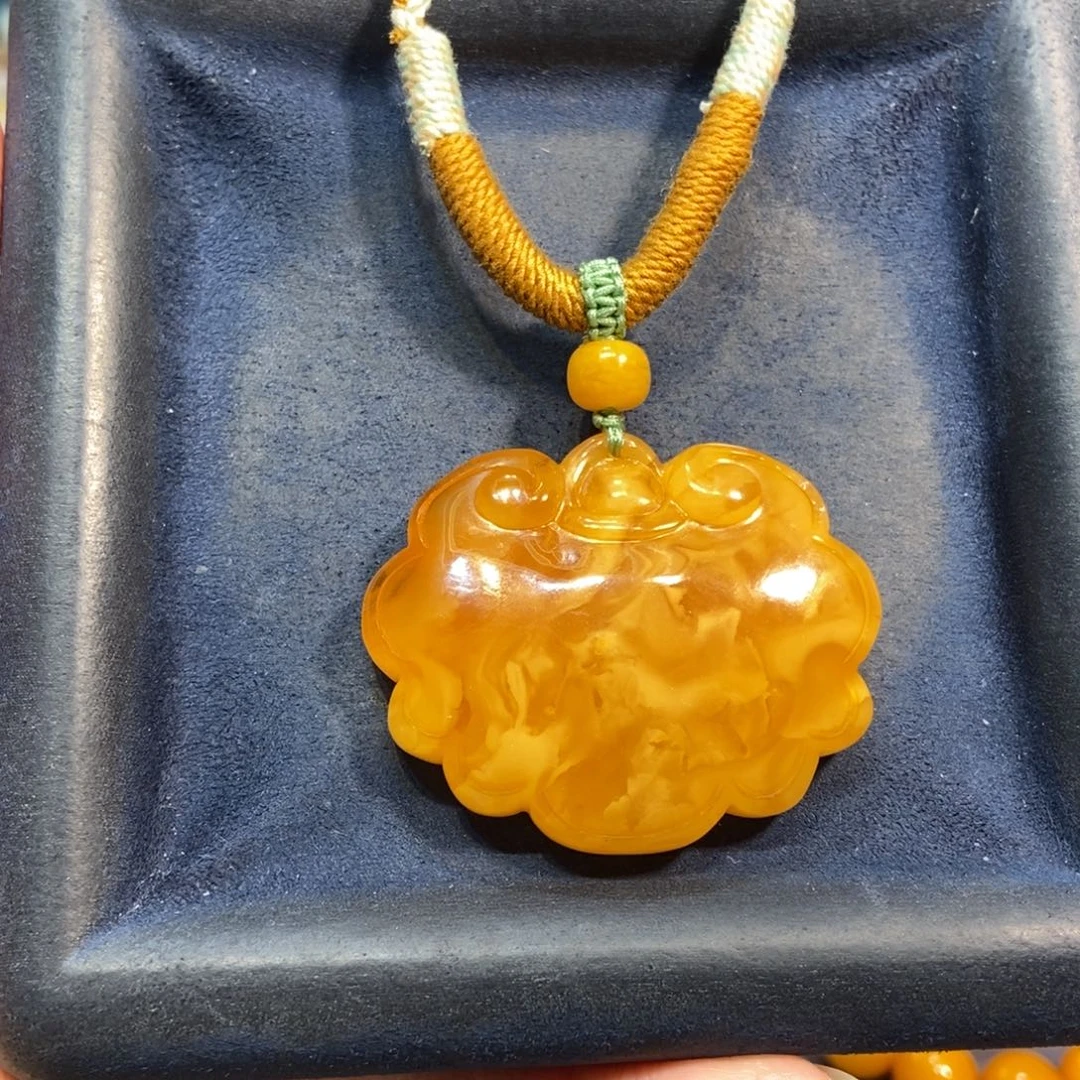 琥珀颈饰未镶嵌蜜蜡