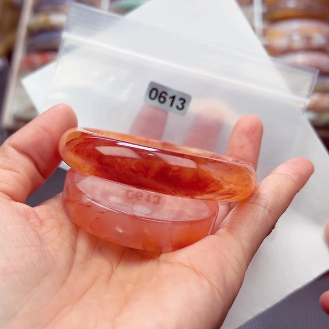 未镶嵌手镯玛瑙/玉髓李****4