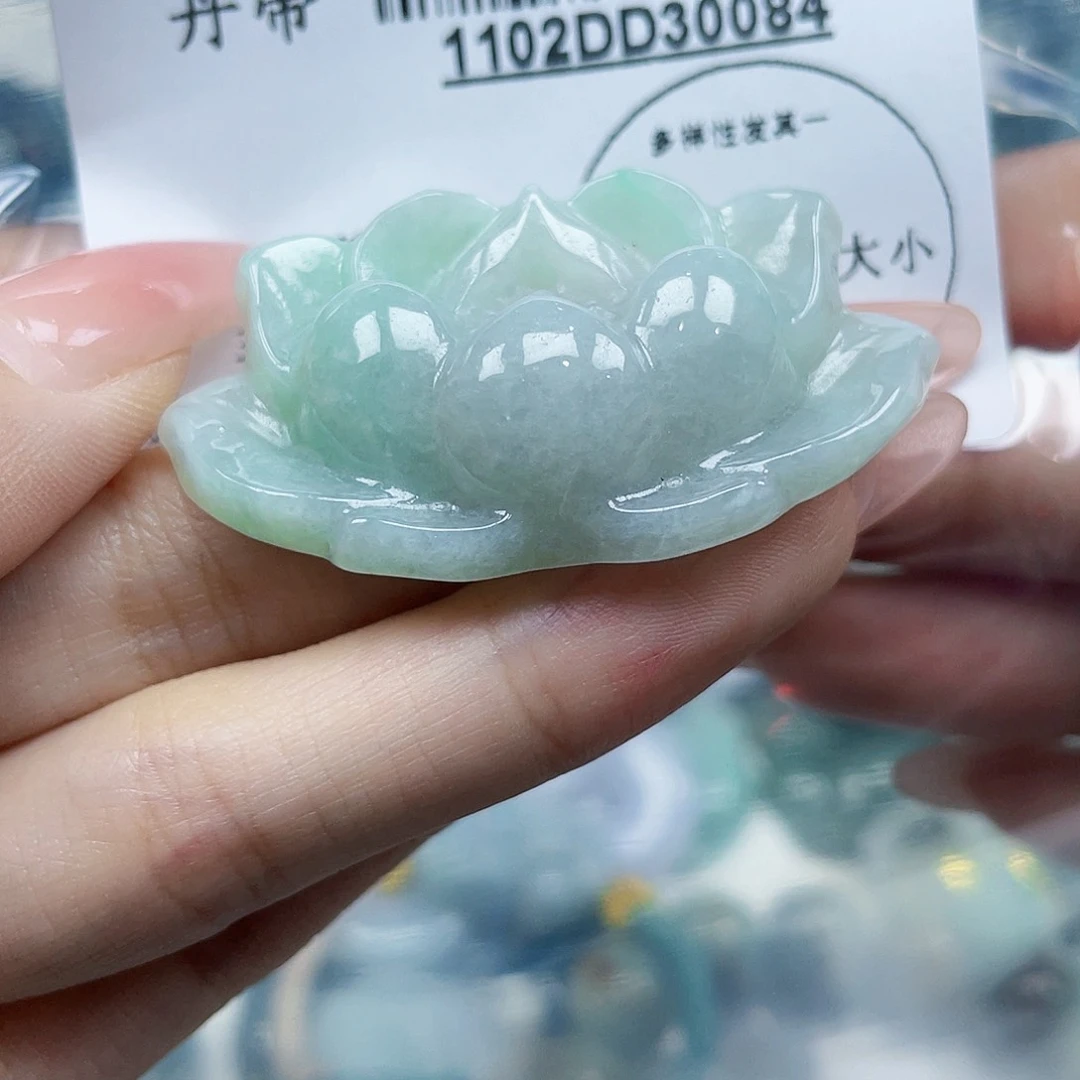 吊坠(不含链)未镶嵌翡翠新****）