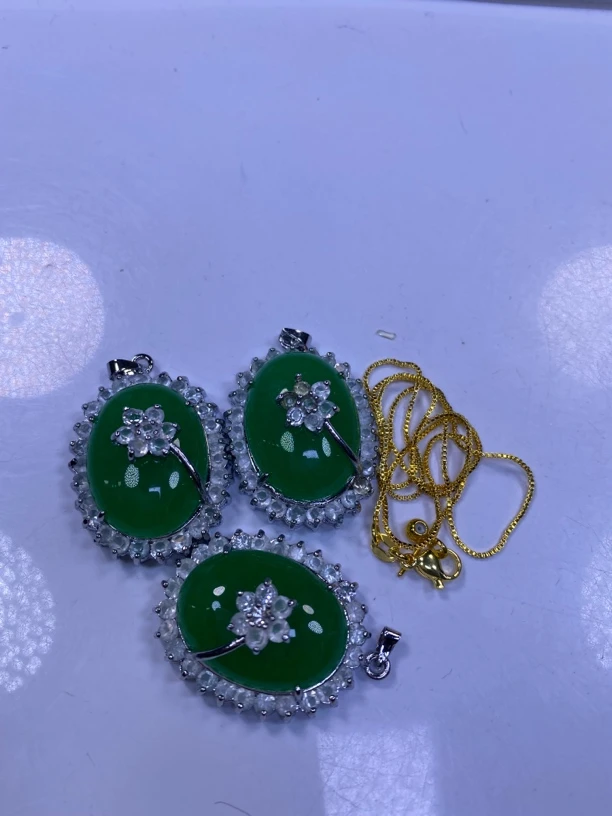 绿吊坠发一个L175