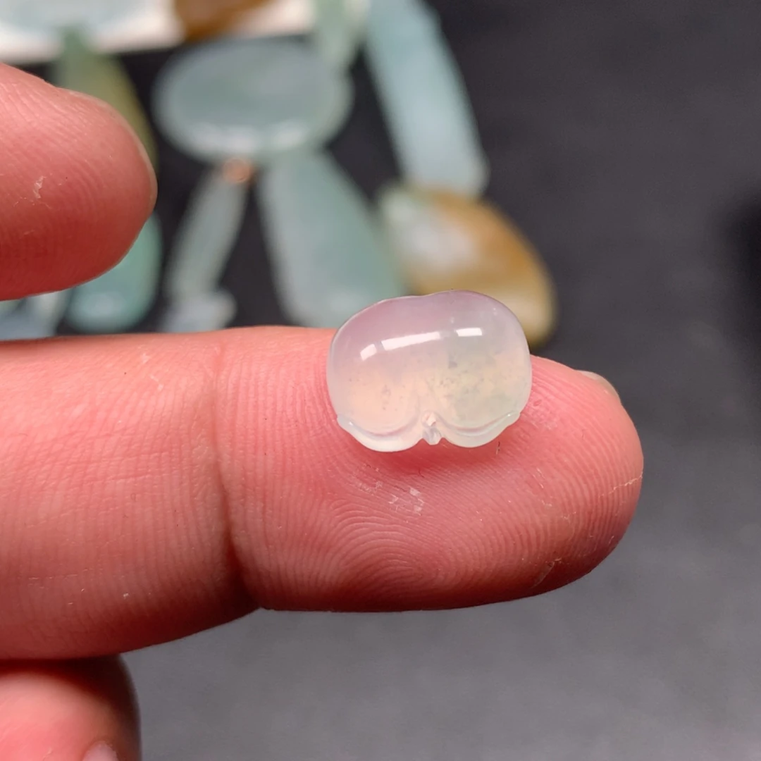 翡翠未镶嵌颈饰苹果