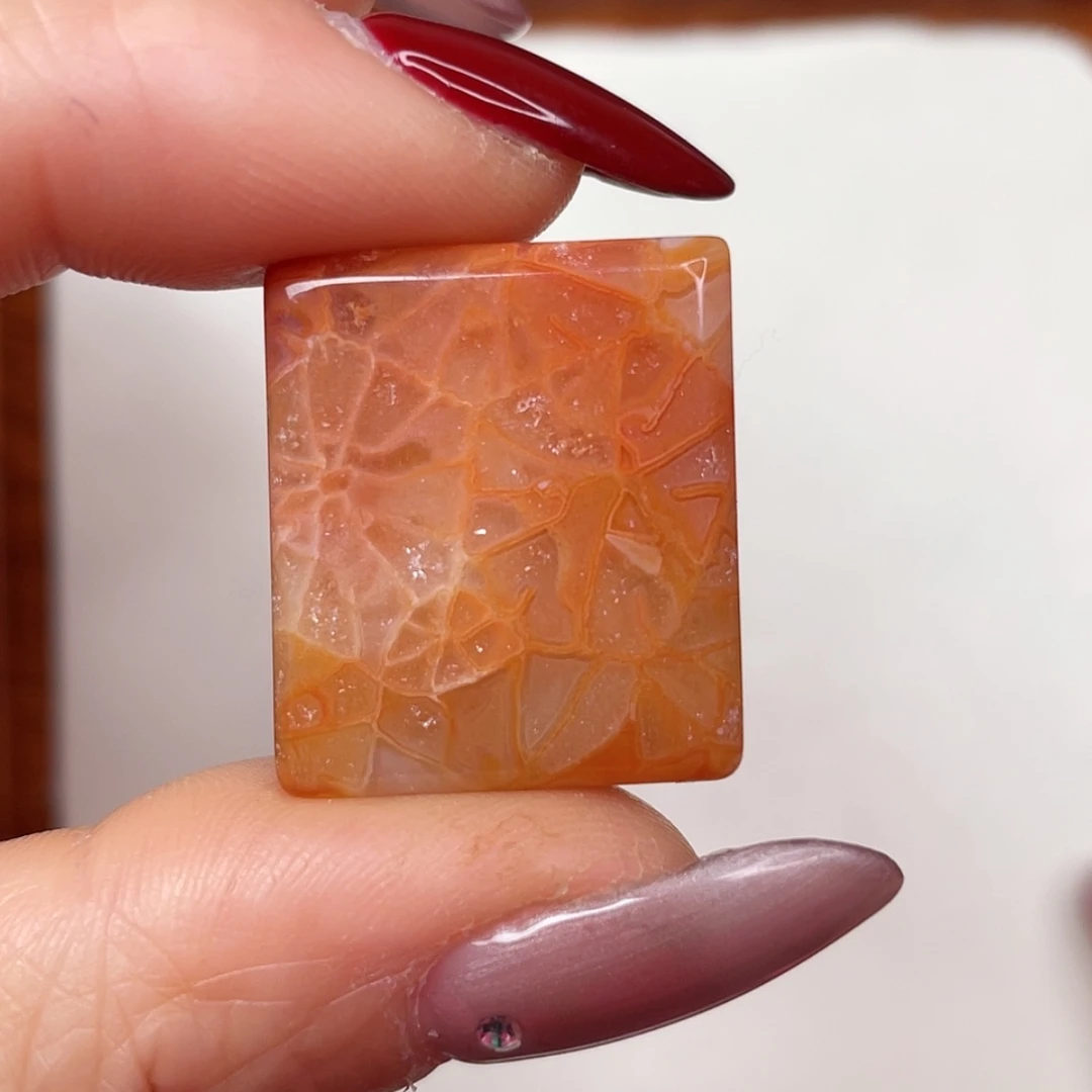 【闪购商品】未镶嵌吊坠(赠链)硅化玉